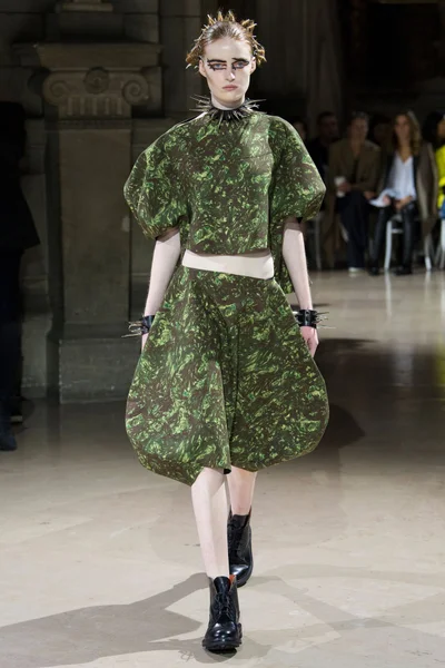 Look 35